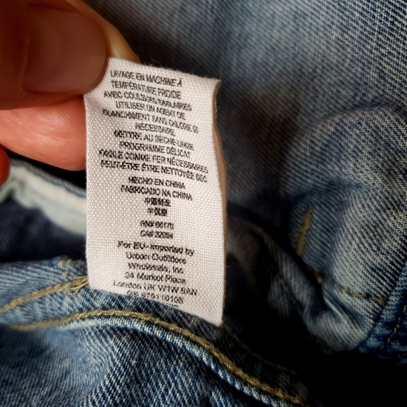 FREE PEOPLE Distressed Denim jacket with removable hood - Picture 4 of 8